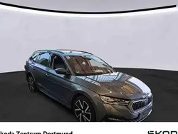 Grau Gebraucht 2022 Skoda Octavia Clever Kombi | 25.492 € (Guter Preis)