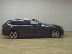 Schwarz Gebraucht 2023 BMW 318 Shadowline Kombi | 21.680 € (Superpreis)