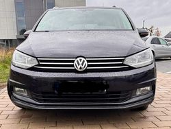 Schwarz Gebraucht 2016 VW Touran Van / Kleinbus | 10.200 € (Fairer Preis)