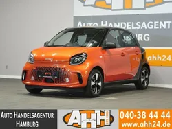 Orange Gebraucht 2021 Smart ForFour Electric Drive Passion Limousine | 9.990 € (Fairer Preis)
