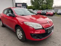 Rot Gebraucht 2013 Renault Mégane III Authentique Limousine | 2.290 € (Guter Preis)