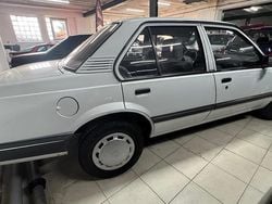 Weiß Gebraucht 1988 Opel Ascona Limousine | 5.990 €