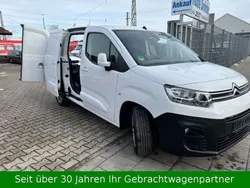 Weiß Gebraucht 2018 Citroën Berlingo Van / Kleinbus | 8.690 € (Superpreis)