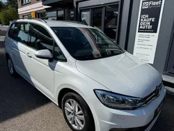 Weiß Gebraucht 2022 VW Touran Comfortline Van / Kleinbus | 23.890 € (Fairer Preis)