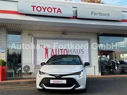 Novaweiss / mystic schwarz Gebraucht 2020 Toyota Corolla Style Kombi | 21.480 € (Fairer Preis)