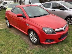 Rot Gebraucht 2005 Opel Tigra Sport Cabrio | 4.400 € (Etwas zu teuer)
