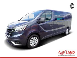 Grau Gebraucht 2024 Renault Trafic Van | 35.990 € (Guter Preis)