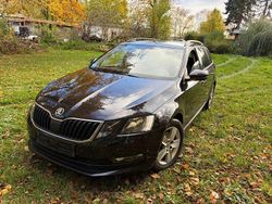 Schwarz Gebraucht 2018 Skoda Octavia Ambition Kombi | 9.500 € (Superpreis)