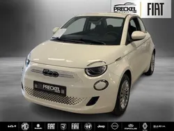 Weiss Gebraucht 2022 Fiat 500e Action Kleinwagen | 15.800 € (Etwas zu teuer)