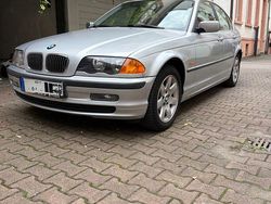 Silber Gebraucht 1998 BMW 320 Comfort Edition Limousine | 3.600 € (Guter Preis)
