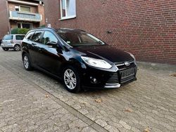 Schwarz Gebraucht 2012 Ford Focus Champions Edition Limousine | 5.100 € (Fairer Preis)