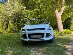 Weiß Gebraucht 2015 Ford Kuga SUV | 14.800 € (Etwas zu teuer)