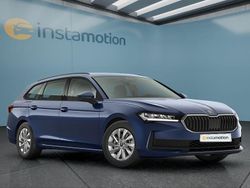 Blau Neu 2025 Skoda Superb Kombi | 39.949 € (Guter Preis)
