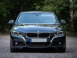 Grau Gebraucht 2017 BMW 330 M Performance Limousine | 29.900 € (Teuer)