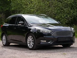 Schwarz Gebraucht 2017 Ford Focus Titanium Limousine | 7.899 € (Superpreis)