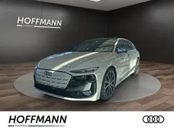 Beige Neu 2025 Audi e-tron Basis SUV | 114.176 € (Etwas zu teuer)
