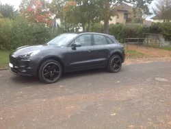 Grau Gebraucht 2018 Porsche Macan SUV | 35.000 €