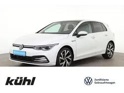 Oryxweiß perlmutteffekt Gebraucht 2022 VW Golf VIII Style Limousine | 29.280 € (Fairer Preis)