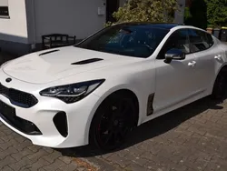 Weiß Gebraucht 2018 Kia Stinger GT-Line Limousine | 23.590 € (Fairer Preis)