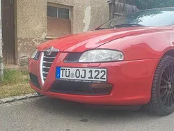 Rot Gebraucht 2004 Alfa Romeo GT Distinctive Coupé | 2.550 €