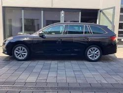 Black magic perleffekt (metallic) Gebraucht 2024 Skoda Octavia Selection Kombi | 30.950 € (Fairer Preis)