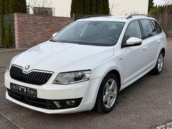 Weiß Gebraucht 2016 Skoda Octavia Joy Kombi | 7.499 € (Guter Preis)