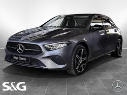 Metalliclack mountaingrau Gebraucht 2024 Mercedes A250 Night Limousine | 29.980 € (Guter Preis)