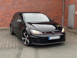 Schwarz Gebraucht 2016 VW Golf VII GTI Kleinwagen | 13.999 € (Fairer Preis)