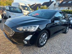 Schwarz Gebraucht 2018 Ford Focus Cool & Connect Limousine | 9.999 € (Fairer Preis)