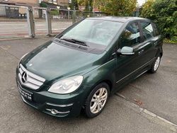 Grün Gebraucht 2011 Mercedes B160 Van / Kleinbus | 5.499 € (Fairer Preis)