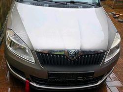 Grau Gebraucht 2014 Skoda Fabia Kleinwagen | 3.500 € (Superpreis)