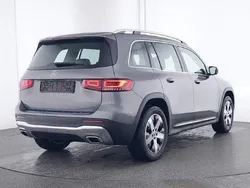 Grau Gebraucht 2023 Mercedes GLB180 SUV | 36.000 € (Fairer Preis)
