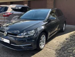 Grau Gebraucht 2018 VW Golf VII Comfortline Limousine | 15.500 € (Fairer Preis)