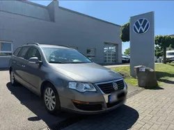 Grau Gebraucht 2007 VW Passat Kombi | 2.200 € (Guter Preis)