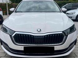 Weiß Gebraucht 2021 Skoda Octavia Kombi | 18.700 € (Guter Preis)