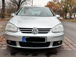 Silber Gebraucht 2007 VW Golf V Comfortline Limousine | 3.500 € (Fairer Preis)