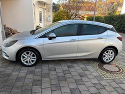 Grau Gebraucht 2020 Opel Astra Kombi | 13.700 €