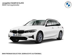 Weiss Gebraucht 2022 BMW 320 Sport Line Kombi | 27.210 € (Fairer Preis)