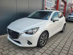 Weiß Gebraucht 2016 Mazda 2 Nakama Limousine | 6.300 € (Fairer Preis)