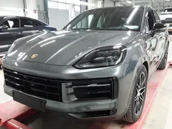 Quarzitgrau Gebraucht 2024 Porsche Cayenne SUV | 114.500 € (Superpreis)
