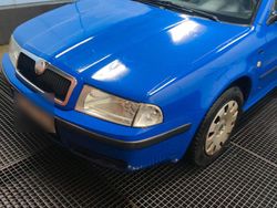 Blau Gebraucht 2002 Skoda Octavia Comfort Kombi | 1.700 €