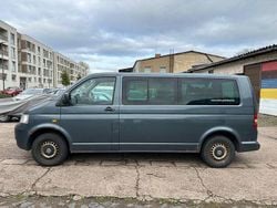 Grau Gebraucht 2006 VW Caravelle Van / Kleinbus | 2.999 €