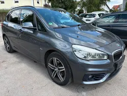 Grau Gebraucht 2016 BMW 218 Active Tourer Sport Line Van / Kleinbus | 8.550 € (Fairer Preis)