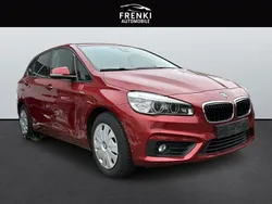 Flamencorot brillanteffekt met Gebraucht 2015 BMW 218 Active Tourer Van / Kleinbus | 9.999 € (Superpreis)
