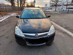 Schwarz Gebraucht 2009 Opel Astra Edition Kombi | 2.800 € (Fairer Preis)