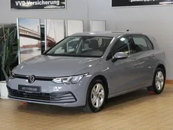 Mondsteingrau Gebraucht 2021 VW Golf VIII Life Limousine | 19.900 € (Etwas zu teuer)