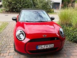 Rot Neu 2025 Mini Cooper SE Classic Kleinwagen | 32.000 € (Fairer Preis)