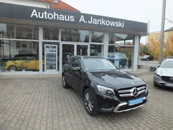 Obsidianschwarzmetallic (metallic) Gebraucht 2016 Mercedes GLC250 Exclusive SUV | 25.990 € (Fairer Preis)