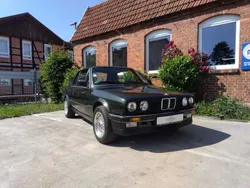 Grün Gebraucht 1989 BMW 325 Cabriolet Cabrio | 24.990 €