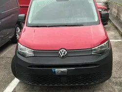 Rot Gebraucht 2023 VW Caddy Maxi Van / Kleinbus | 19.900 € (Guter Preis)
